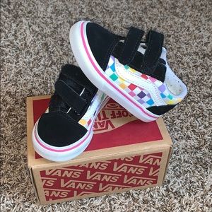Little girls vans size 6